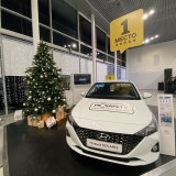 Новогоднее оформление автосалонов Hyundai, Mazda, Mitsubishi, Renault, Toyota фото 6050