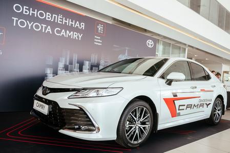 Презентация Toyota Camry в Тойота Центре Невский